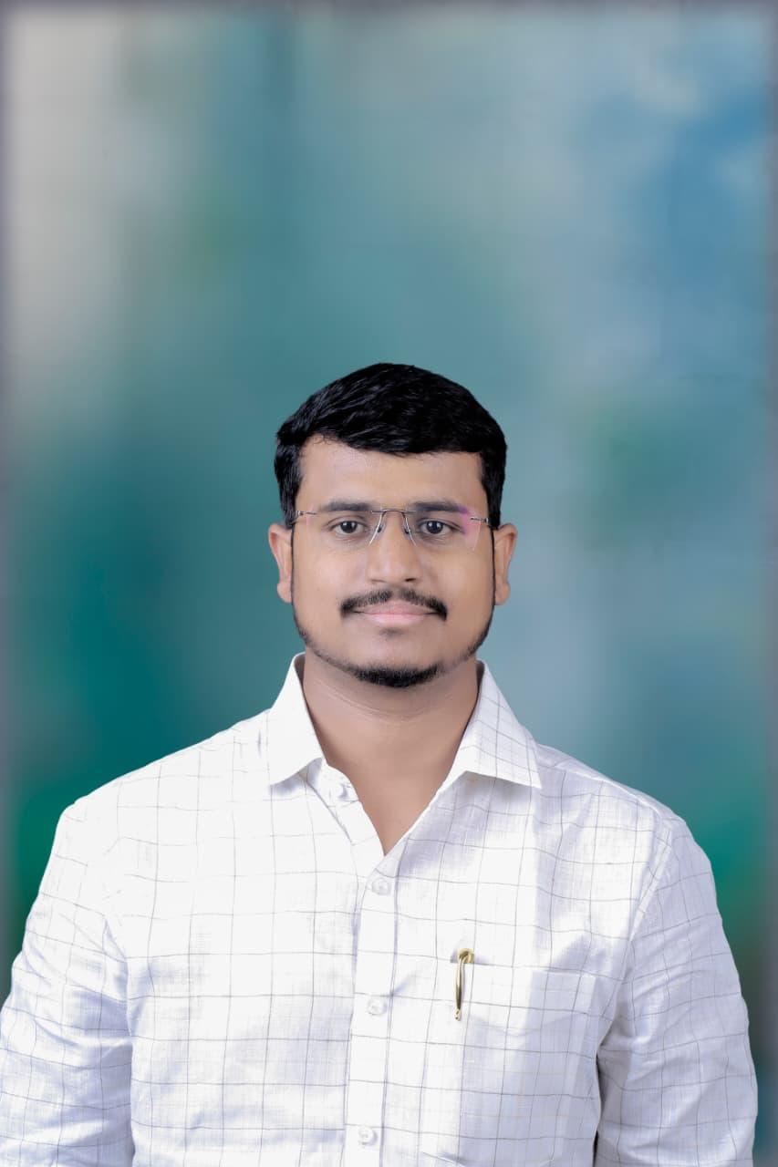 Portrait of Sanket Yalmar